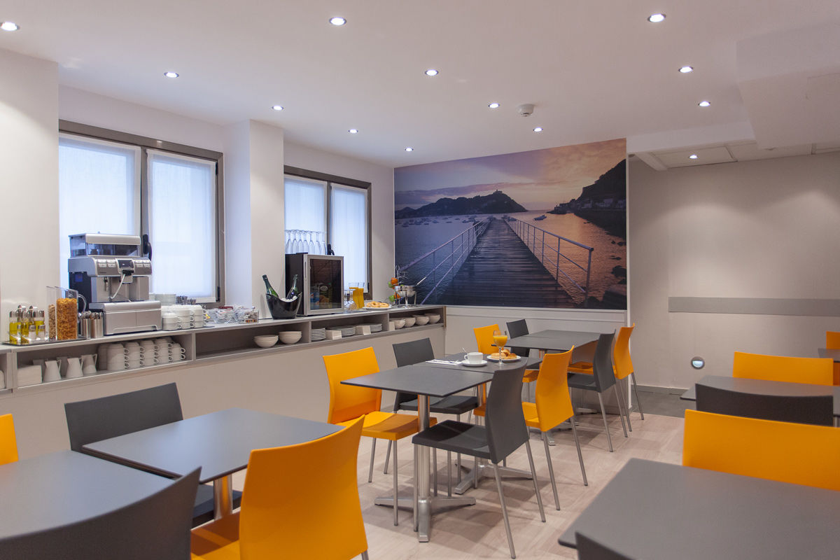 Hotel & Suites Arrizul Gros San Sebastián Restoran fotoğraf